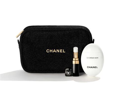 chanel holiday makeup set|Chanel moisture gift set.